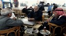 مقاهي دمشق: بين رماة النرد والإنترنت وسجادات الصلاة