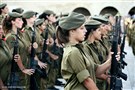 المرأة الإسرائيلية: الاستعمار والاستغلال والوجه الحسن