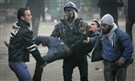 Nine Dead in Clashes, Egyptian Army Sets Barbed Wire Around Cabinet