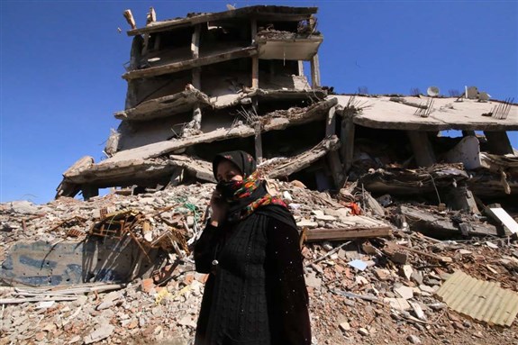[Cizre, 3 March 2016. Image by Mahmut Bozarslan.]