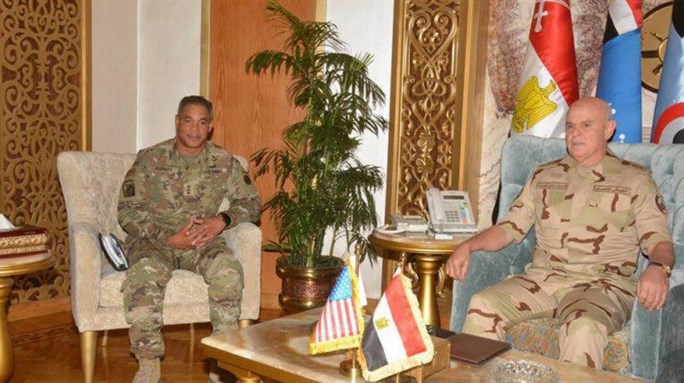 Egypt’s army chief of staff meets CENTCOM commander (Via Egypt Defense Expo)