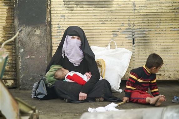  Iraq IDP Crisis refugees in Mosul, by Mstyslav Chernov via Wikimedia Commons