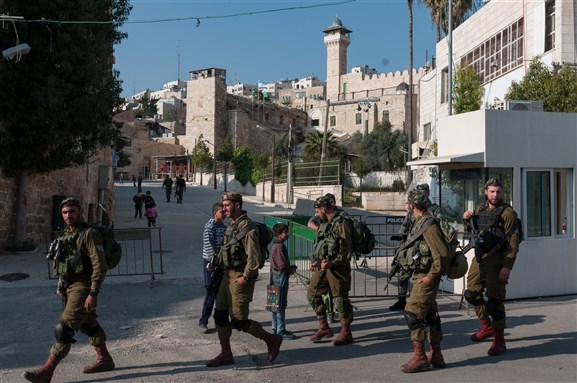 IDF soldiers at Hebron, via Wikimedia Commons by Ralf Roletschek