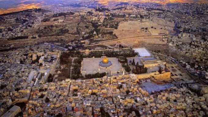 Jadaliyya  القدس الكبرى كما تراها إسرائيل 