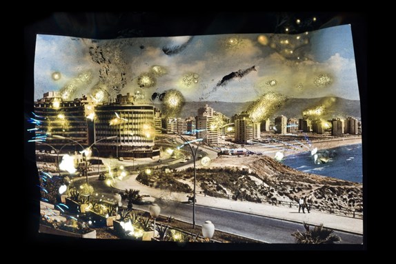 Wonder Beirut (1997-2006). Copyright Joana Hadjithomas and Khalil Joreige. Courtesy of the artists.