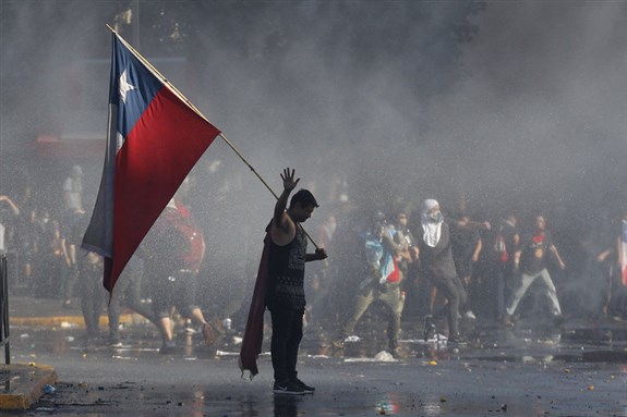 Jadaliyya قصة انفجار معلن ما الذي يحدث في تشيلي