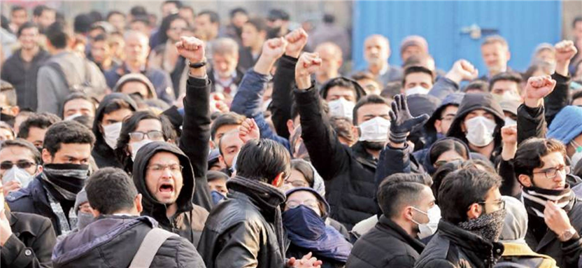 الطلاب في جامعة طهران