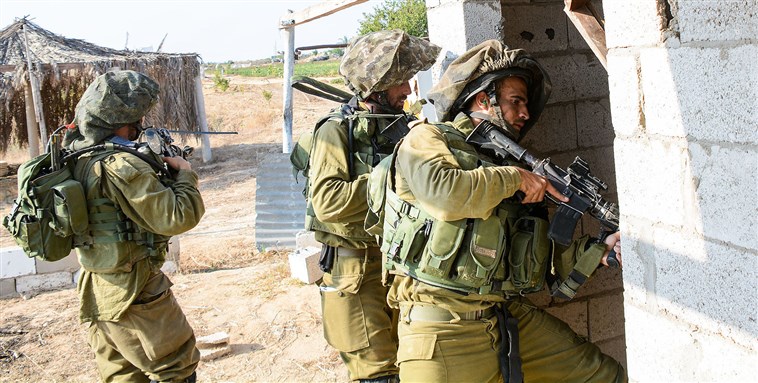 IDF soldiers invading the Gaza Strip. Image via Wikimedia Commons.