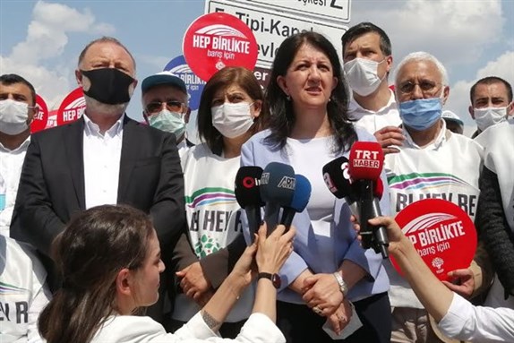 The Peoples’ Democratic Party (HDP) started under tight security measures a “March for Democracy,” in protest with an ongoing crackdown on its members and against the revocation of the parliamentary status of two MPs. Source: HDP
