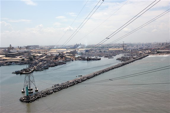 High frequency cables connect the powership. Photo via author.