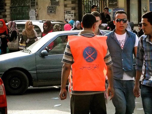 [Muslim Brotherhood traffic police. Image from The Egypt Report]