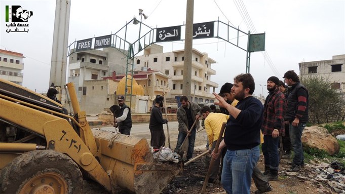 [Citizen cleanup efforts in Idlib. 9 February 2013. Via Lens of a Young Binnishi.]