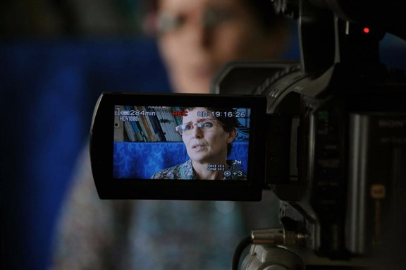 [The film crew of 475 interviews Moroccan Association of Human Rights President Khadija Riyadi. www.facebook.com/475lefilm.]