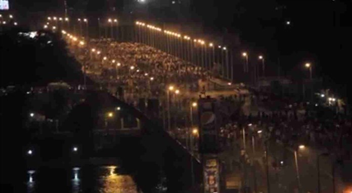 [6th October Bridge on the evening of Friday 5 July 2013. Image from screenshot of below video]