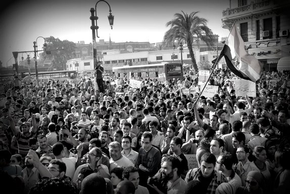 [4 May 2012, protest at the Ministry of Defense that led to detaining 250 protesters. Photo by Gigi Ibrahim via Flickr.]