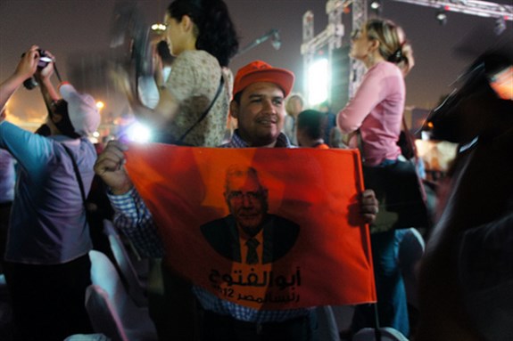 [A man from Suez supporting Abu El Fotouh. Image originally posted to Flickr by Zeinab Mohamed.]
