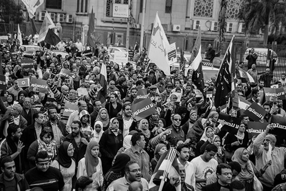 [Marching on the presidential palace on December 4th. Image originally posted to Flickr by Hossam el-Hamalawy.]