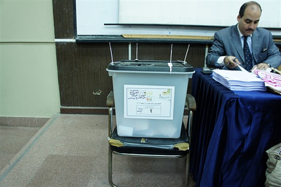 [The first round of the referendum in Cairo on December 15th. Image originally posted to Flickr by Zeinab Mohamed.]