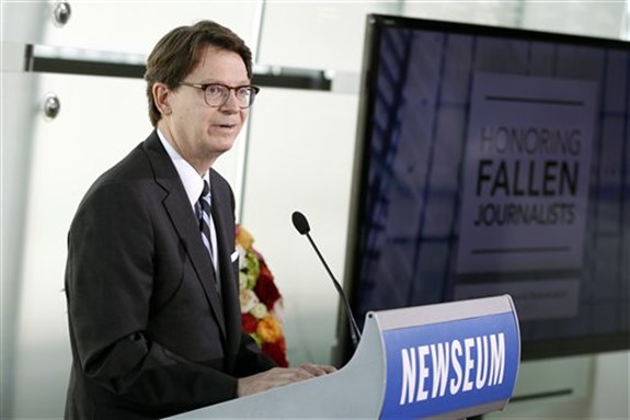 [Newseum Chief Executive Officer James C. Duff speaks during the Journalist Memorial Rededication of 88 journalists who died reporting the news in 2012, at the Newseum in Washington, May 13, 2013. ( AP Photo/Jose Luis Magana)]