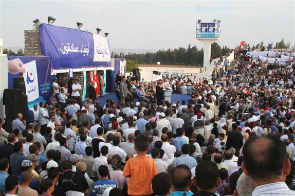 [An Ennhada rally in Sidi Bouzid. Photo courtesy of Wikimedia Commons.]