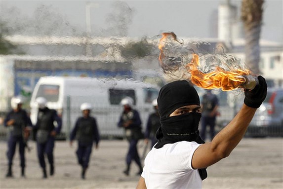 [Demonstrations have been outlawed in Bahrain as violence mounts at public protests. 15 June 2012. Photo by Zeep van der Kist]