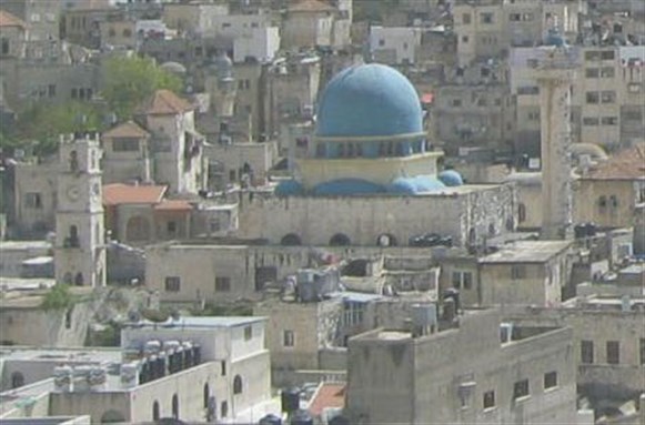 [View of Nablus, by Uwea via Wikimedia Commons]