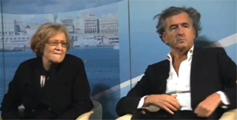 [Screenshot from a debate between Zohra Drif and Bernard-Henri Lévy. Screenshot taken from Youtube.]