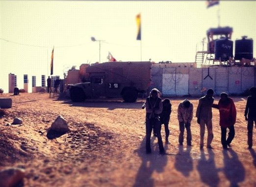 African asylum seekers on the Egypt/Israel border (credit: Hillel Assaf, Wikimedia commons)