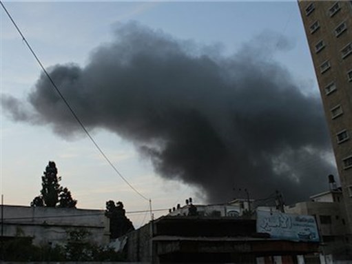 [Shelling in Gaza on 19 November 2012. Image by Gigi Ibrahim via Flickr] 