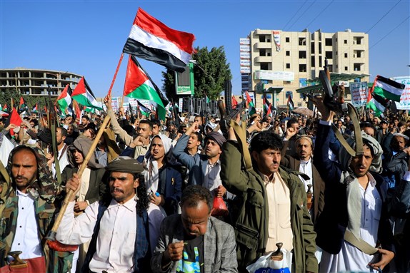 الحرب على غزة: جماعة الحوثي في دائرة الاهتمام العالمي