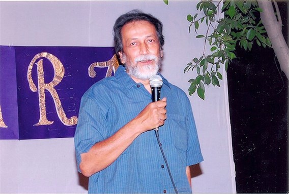 [Prabhat Patnaik speaking at the CESP farwell party in JNU, New Delhi, 2006. Image by SubinDennis, via Wikimedia Commons.] 