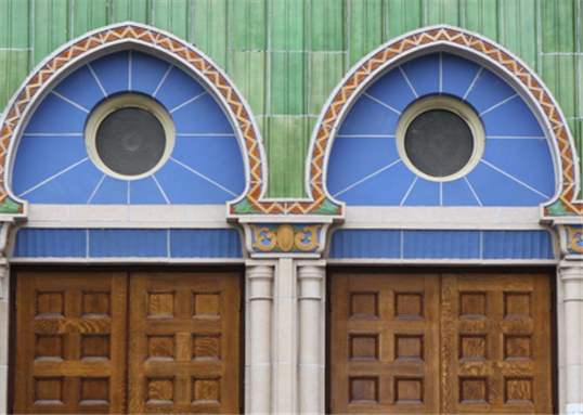 [image from the book, Domes, Arches and Minarets by photographer Phil Pasquini]