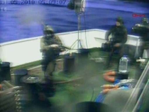 Image of Israeli commandos aboard the Mari Marmara